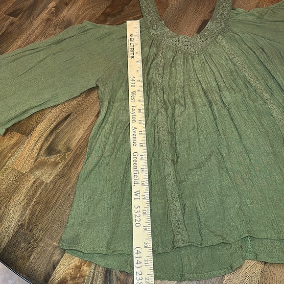 NO BOUNDARIES SIZE M V-NECK COLD SHOULDER 3/4 LENGTH BELL SLEEVE CROCHET BOHO - Picture 10 of 10